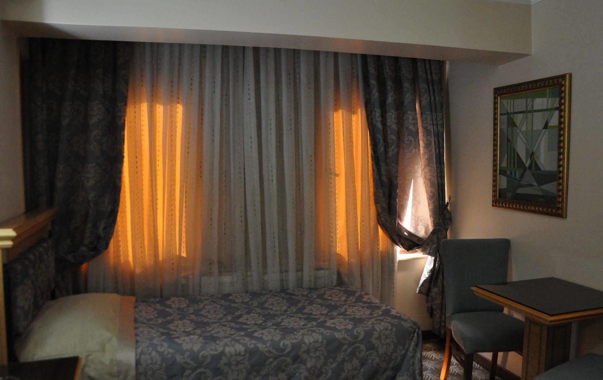 Grand Hisar Hotel Istanbul Bagian luar foto